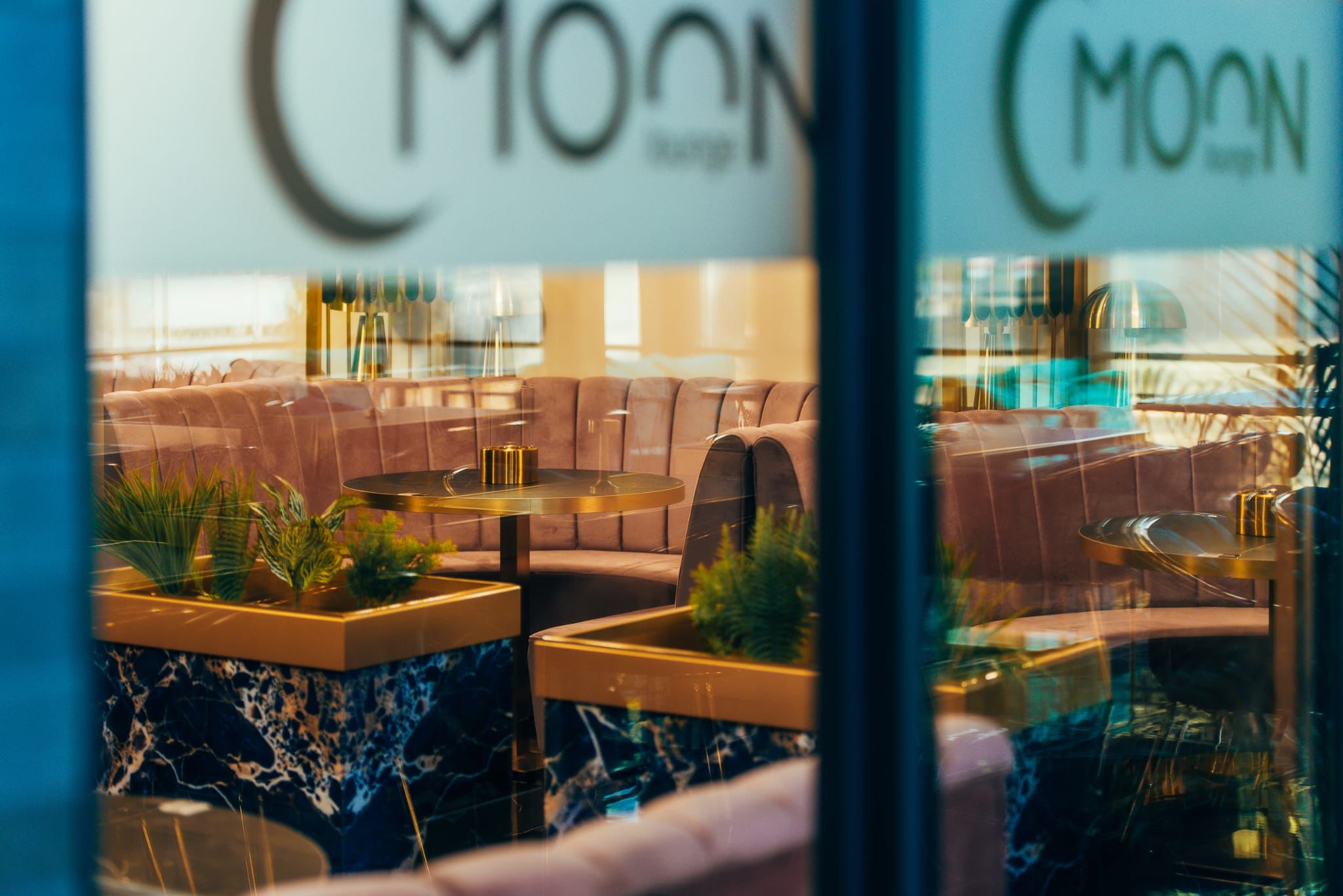 Moon Lounge